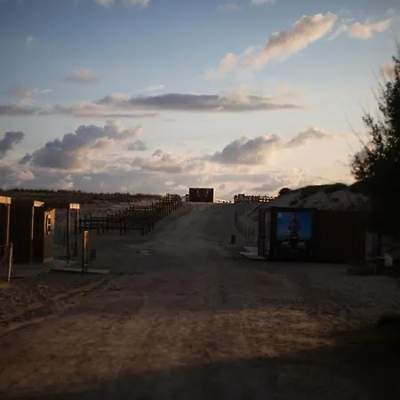 The Spot Surfcamp キャンプ場