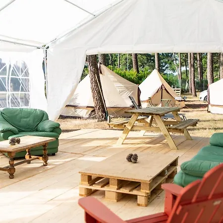 Campingplatz The Spot Surfcamp *