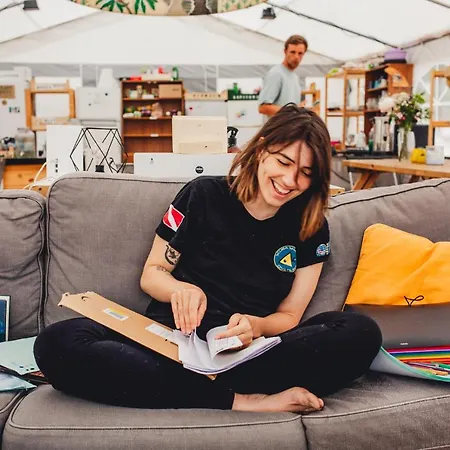 אתר קמפינג The Spot Surfcamp